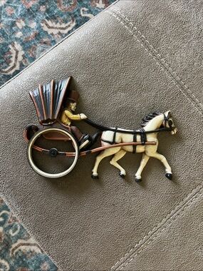 Homco Horse and Buggy Wall Hanging in Cream and Brown